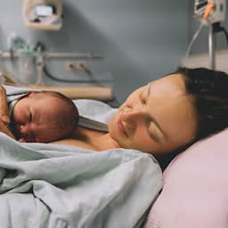 Amsterdam start met proef voor gratis kraamzorg voor armere gezinnen