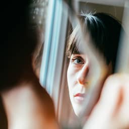 Inmiddels heeft vier op de tien mensen last van angst of depressieve gevoelens